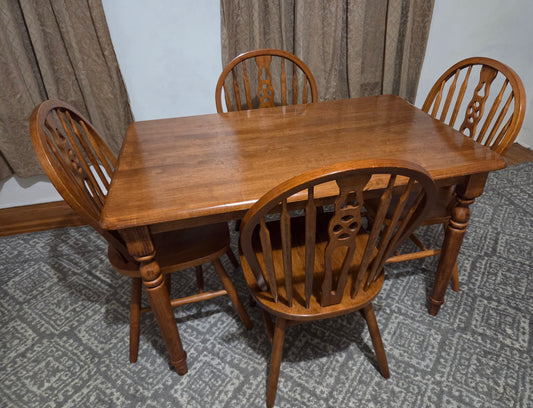 Traditional Solid Wood 5pc Dining Set