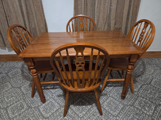 Traditional Solid Wood 5pc Dining Set